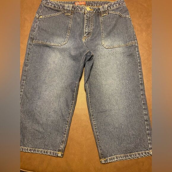Nice capris jeans by Faded Glory in size 12 - Picture 1 of 2